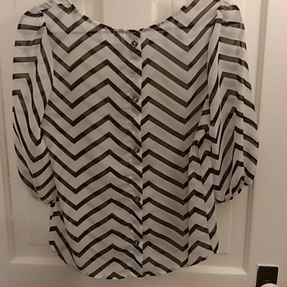 EUC Small  Semi-sheer off-white/black top - Picture 4 of 6